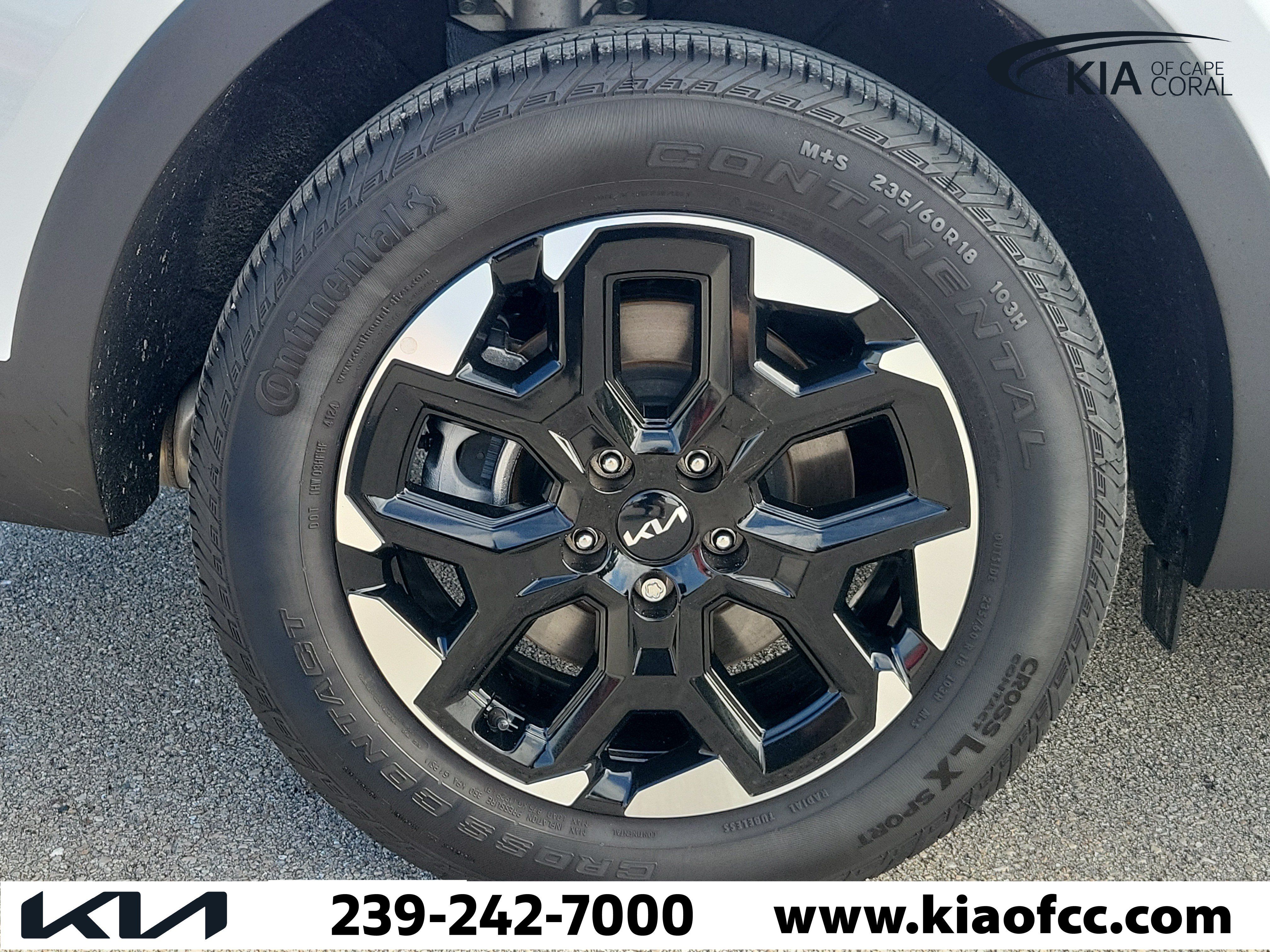 Certified 2025 Kia Sorento S w/ Panoramic Sunroof Package FWD image 9