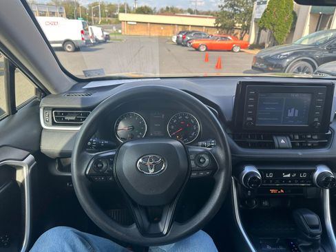 Used 2019 Toyota RAV4 XLE AWD/4WD image 37