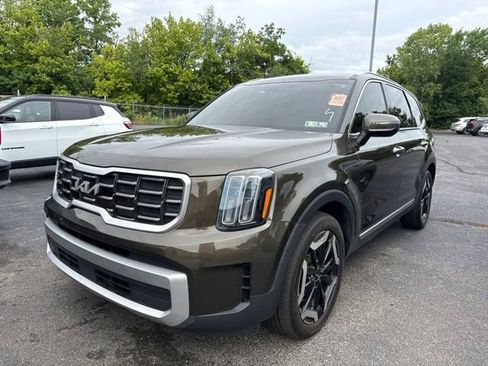 Used 2023 Kia Telluride S FWD image 4
