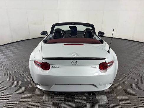 Used 2018 MAZDA MX-5 Miata Club image 35