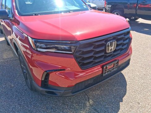 Used 2023 Honda Pilot Sport image 3