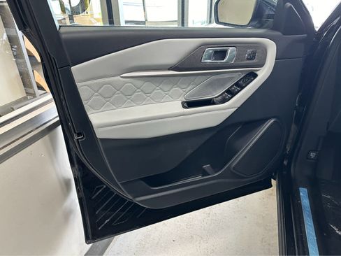 New 2026 Ford Explorer Platinum w/ LUX Leather Package image 16