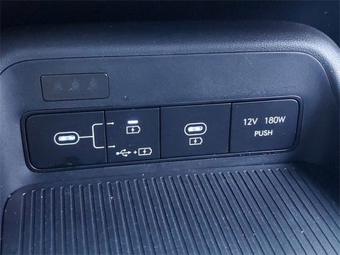 Used 2025 Hyundai Kona SEL image 30