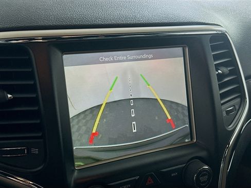 Used 2015 Jeep Grand Cherokee Limited image 23