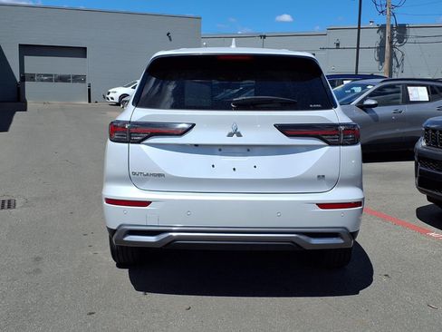 Used 2025 Mitsubishi Outlander SE AWD/4WD image 23