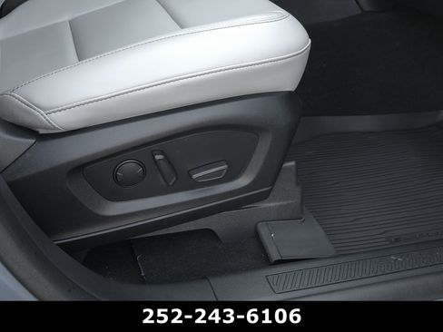 Used 2025 Ford Explorer Active w/ Active Comfort Package RWD image 48