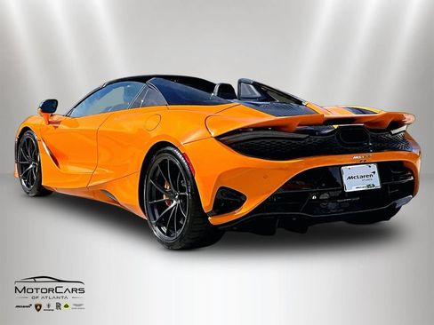 Used 2026 McLaren 750S Spider RWD image 10