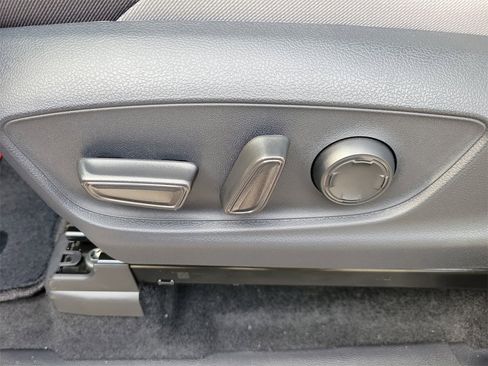 New 2025 Toyota Tacoma TRD Off-Road image 17