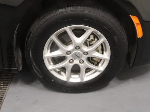 Certified 2024 Chrysler Pacifica Touring-L FWD image 24