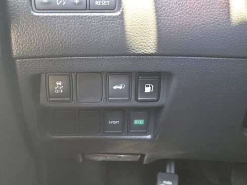 Used 2018 Nissan Rogue SV FWD image 29