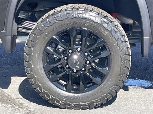 Used 2026 Chevrolet Silverado 2500 LTZ w/ LTZ Plus Package image 37