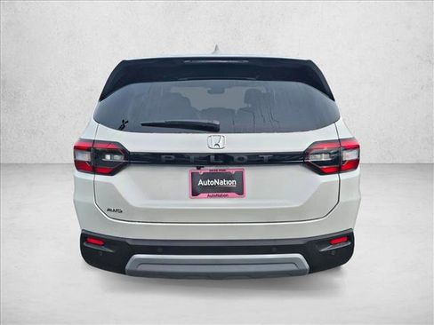 New 2025 Honda Pilot EX-L image 6