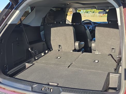 Certified 2022 Ford Explorer XLT w/ Equipment Group 202A image 23