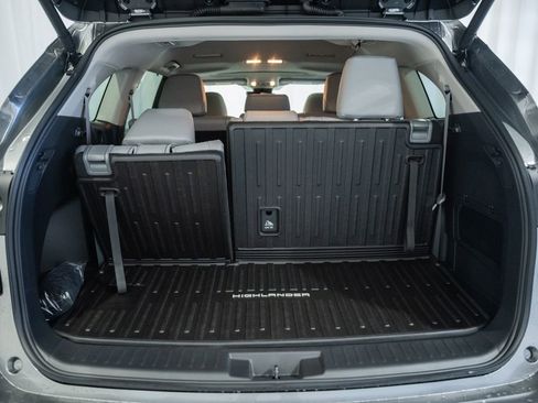 New 2026 Toyota Highlander XLE AWD/4WD image 9