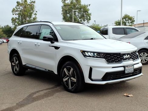 Used 2023 Kia Sorento S FWD image 3