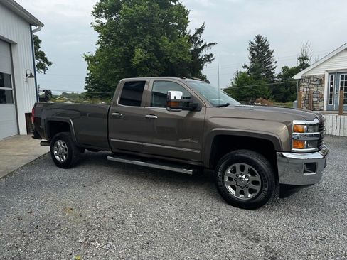 Used 2015 Chevrolet Silverado 3500 LTZ w/ LTZ Plus Package image 4