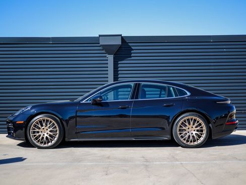 New 2026 Porsche Panamera 4S image 2