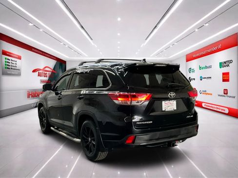 Used 2019 Toyota Highlander XLE AWD/4WD image 5