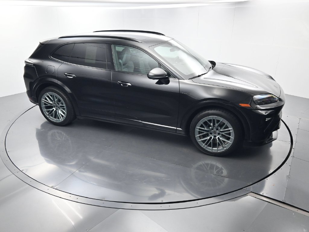 Certified 2026 Porsche Cayenne Turbo AWD/4WD image 40