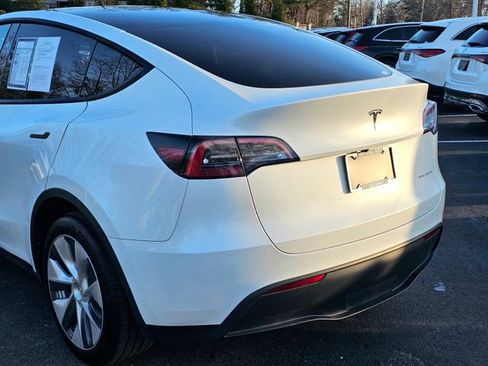 Used 2024 Tesla Model Y Long Range image 12