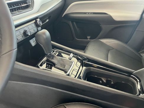 Used 2025 Jeep Compass Limited image 41