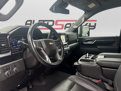Used 2024 Chevrolet Silverado 2500 LTZ AWD/4WD image 10