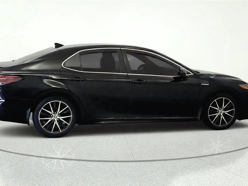 Used 2021 Toyota Camry SE FWD image 6
