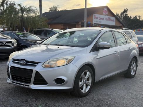 Used 2014 Ford Focus SE image 2