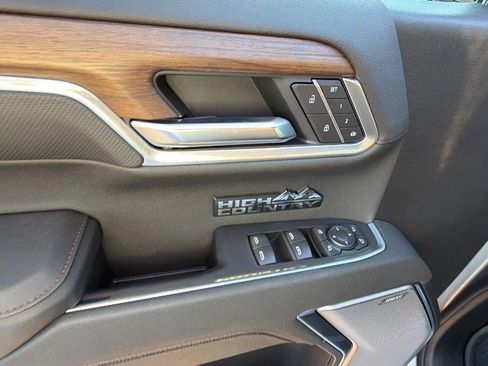 New 2026 Chevrolet Silverado 1500 High Country w/ High Country Premium Package AWD/4WD image 14