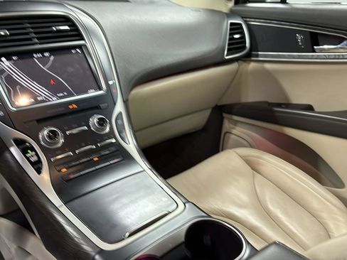 Used 2017 Lincoln MKX Select w/ Select Plus Package image 20