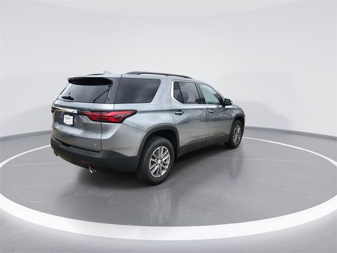 Used 2023 Chevrolet Traverse LT image 8