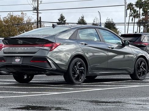 New 2026 Hyundai Elantra Sport image 6