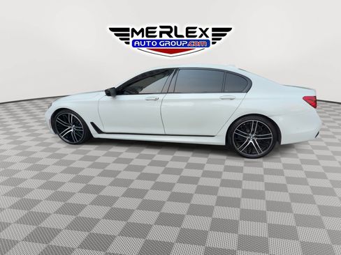 Used 2018 BMW 750i w/ Executive Package RWD image 5