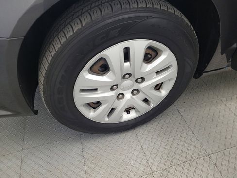 Used 2019 Dodge Grand Caravan SE w/ UConnect Hands-Free Group FWD image 31