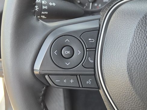 Used 2025 Toyota Corolla SE image 16