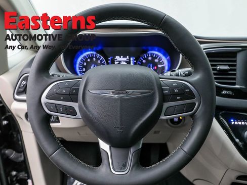 Used 2024 Chrysler Voyager LX image 10