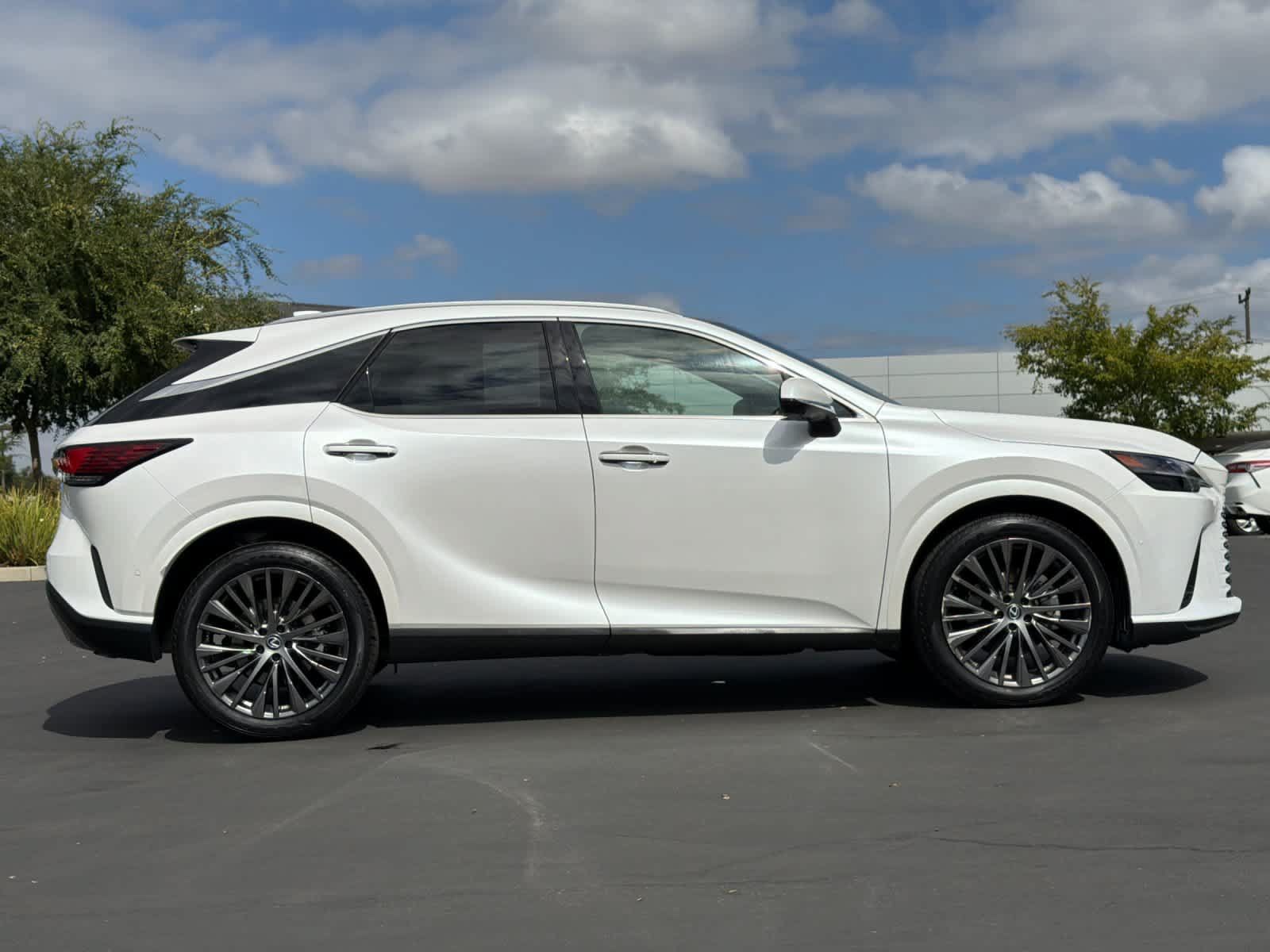 Certified 2023 Lexus RX 350 FWD w/ Accessory Package image 6
