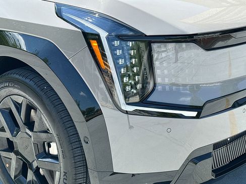 New 2026 Kia EV9 Land AWD/4WD image 12
