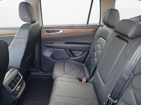 New 2026 Volkswagen Atlas SE FWD image 13