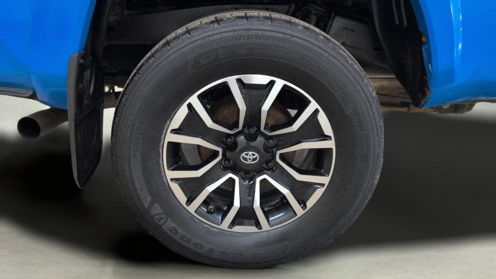 Used 2020 Toyota Tacoma TRD Sport AWD/4WD image 27