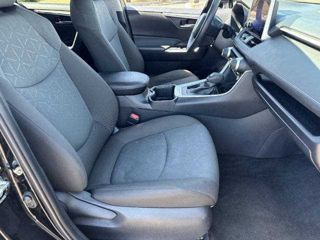 Used 2025 Toyota RAV4 XLE FWD image 11