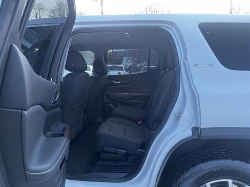Certified 2023 GMC Acadia SLE image 37