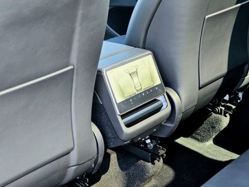 Used 2026 Tesla Model Y Premium image 21