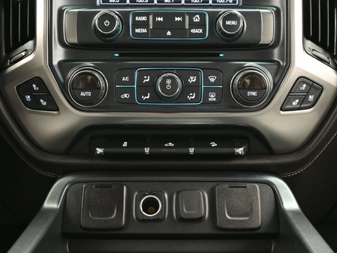 Used 2018 Chevrolet Silverado 1500 LTZ Z71 AWD/4WD image 35