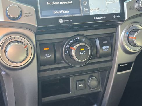 Used 2020 Toyota 4Runner SR5 Premium w/ Moonroof Package AWD/4WD image 16