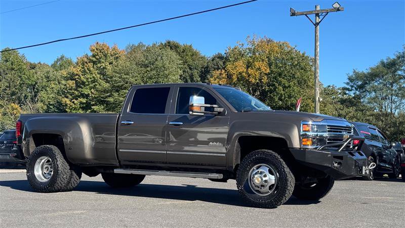 Used 2015 Chevrolet Silverado 3500 High Country w/ Duramax Plus Package AWD/4WD image 3