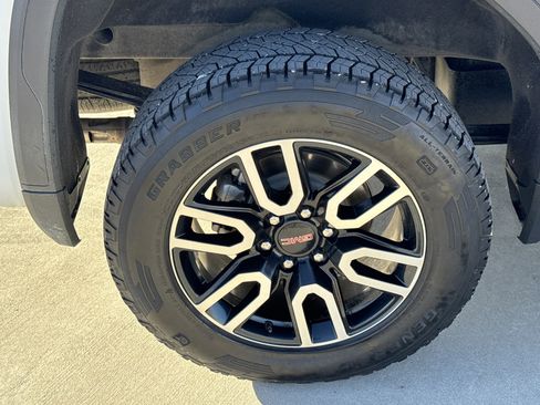Used 2023 GMC Sierra 1500 AT4 w/ Technology Package image 12