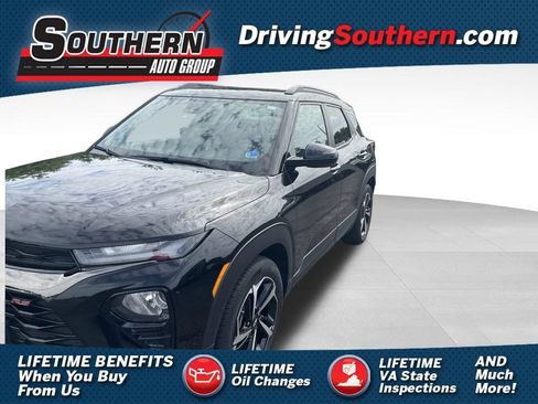 Used 2022 Chevrolet TrailBlazer RS w/ Sun and Liftgate Package FWD image 1
