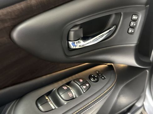 Used 2023 Nissan Murano Platinum w/ Cargo Package FWD image 22