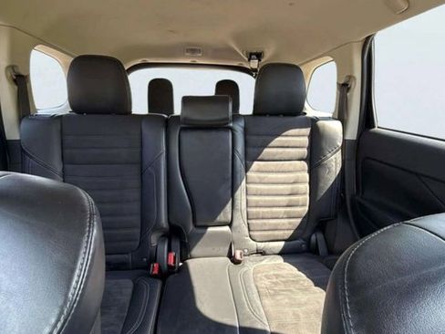 Used 2020 Mitsubishi Outlander SE image 17